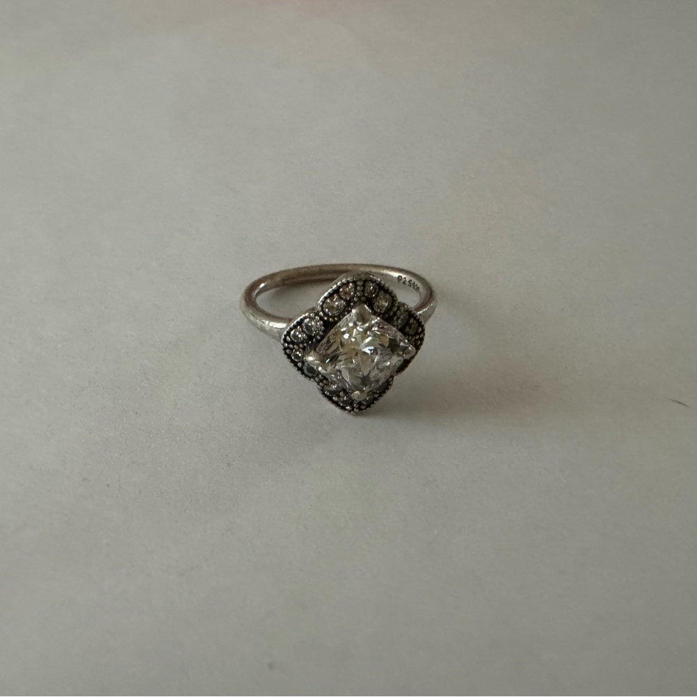 Pandora ring